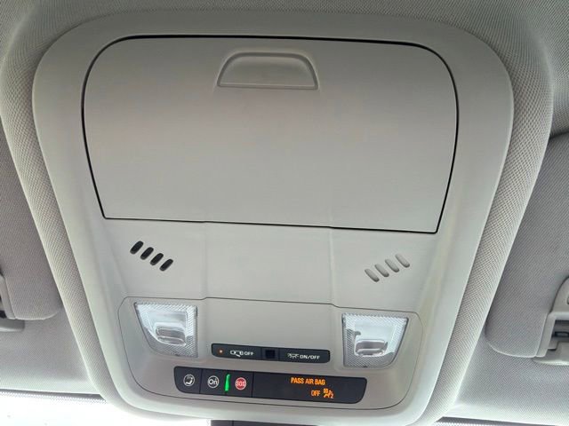 Used 2023 Chevrolet Equinox LT w/ LPO, Floor Liner Package FWD image 34