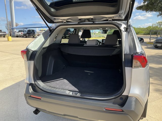 Used 2024 Toyota RAV4 XLE FWD image 16