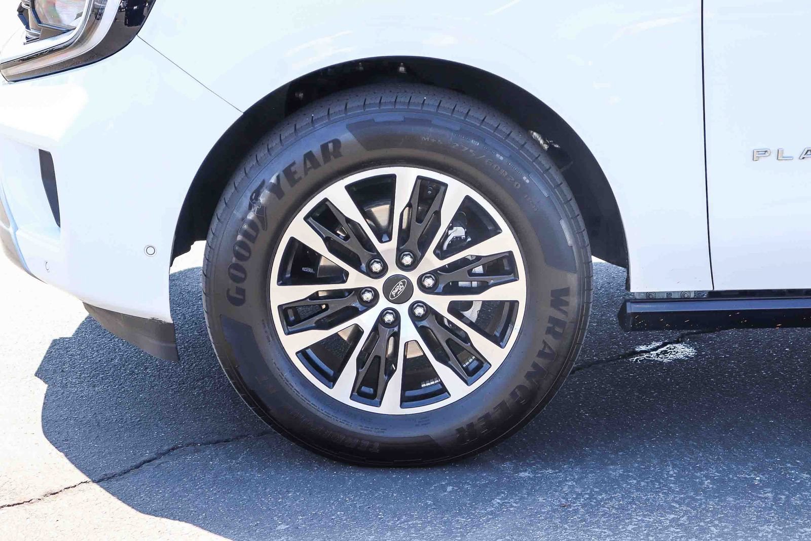 Certified 2025 Ford Expedition Platinum AWD/4WD image 9