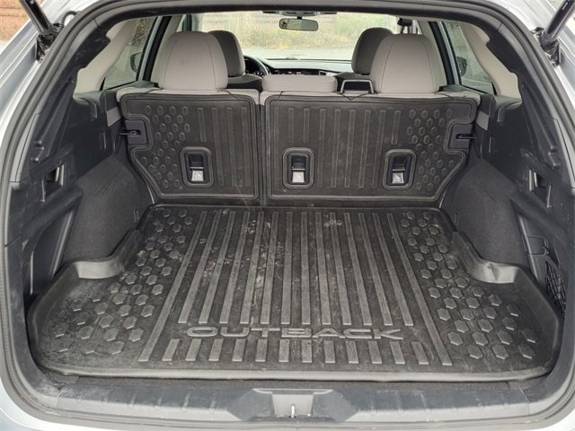 Used 2025 Subaru Outback Premium image 13