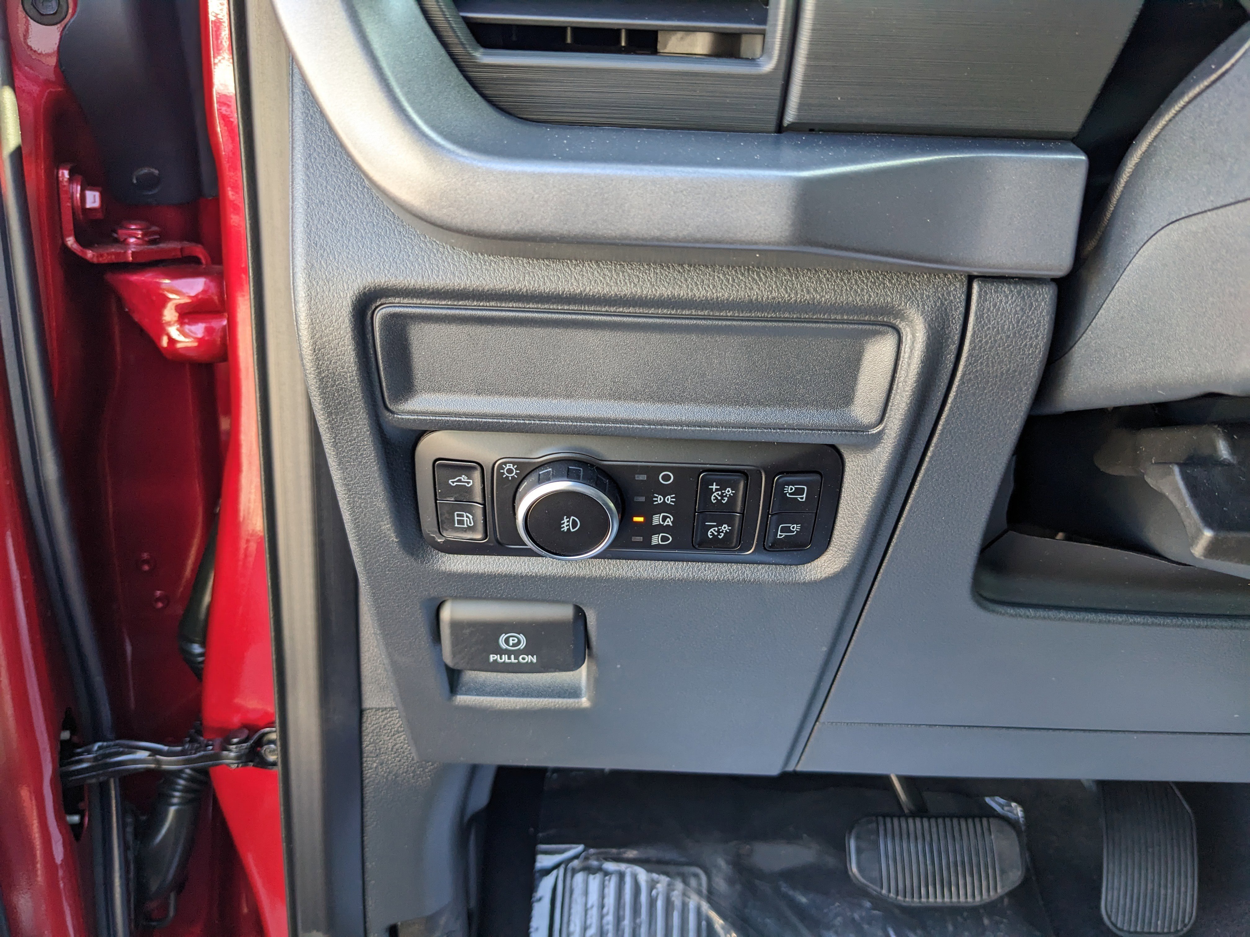 Certified 2025 Ford F150 XLT w/ Equipment Group 302A MID image 28