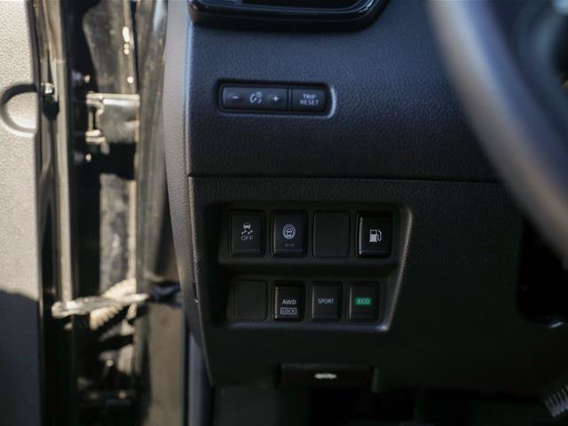Used 2020 Nissan Rogue S AWD/4WD image 39