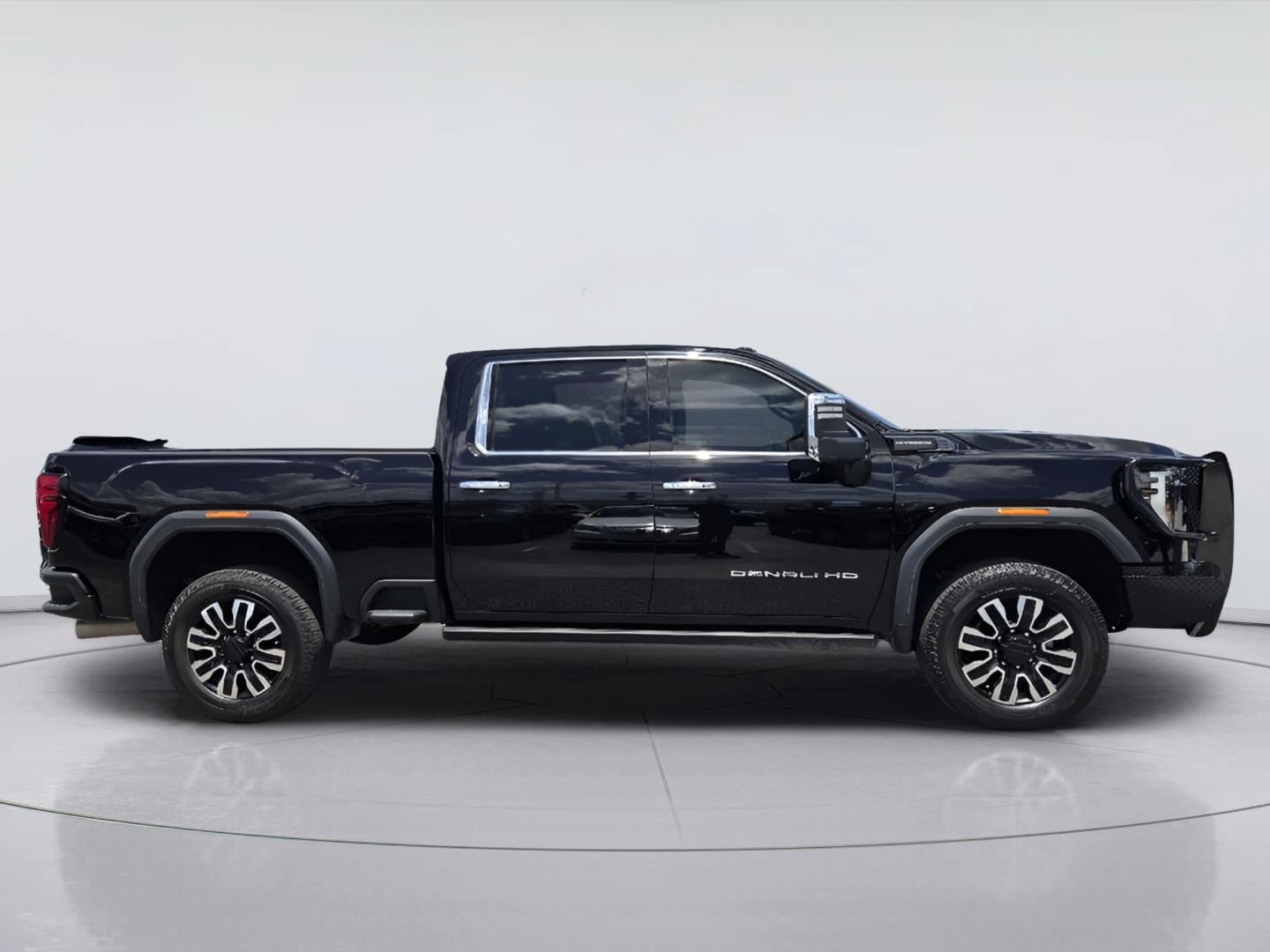 Used 2024 GMC Sierra 2500 Denali Ultimate w/ Max Trailering Package AWD/4WD image 4