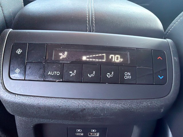 Used 2022 Nissan Pathfinder SL AWD/4WD image 19