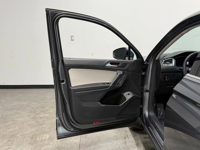 Used 2020 Volkswagen Tiguan SEL image 14