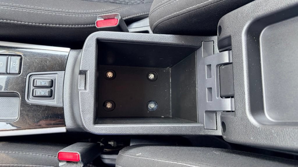 Used 2020 Mitsubishi Outlander ES FWD image 14