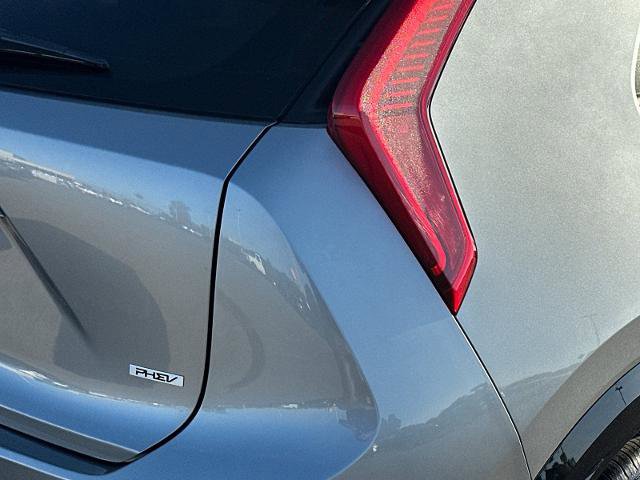 Used 2024 Kia Niro SX Touring FWD image 26