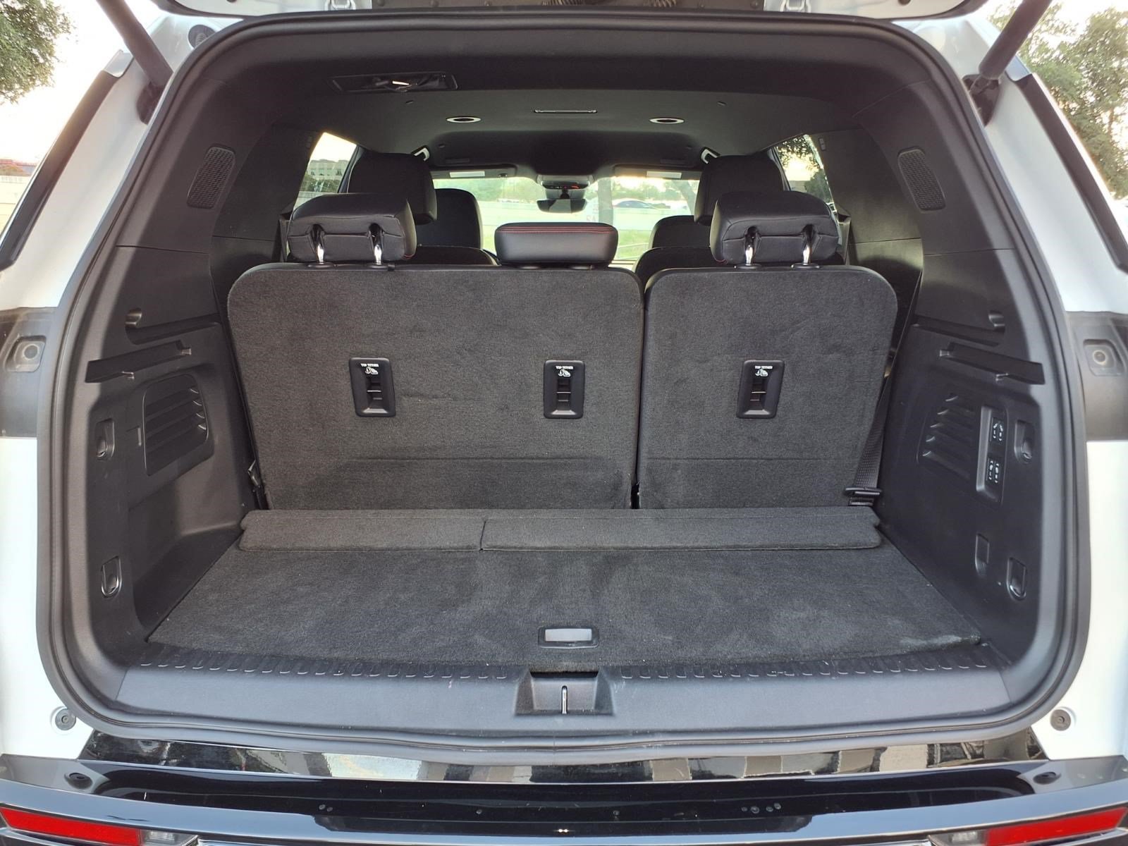 Used 2025 Chevrolet Traverse RS w/ LPO, Floor Liner Package FWD image 12