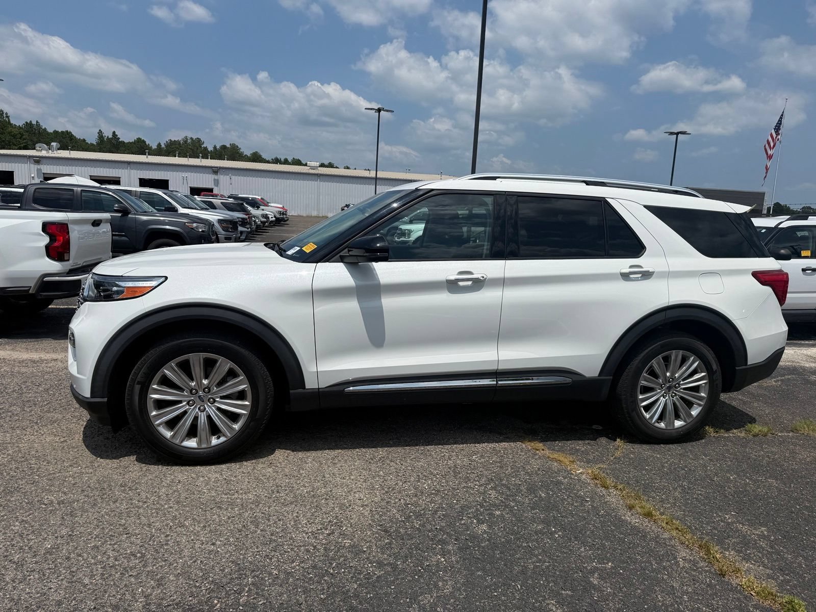 Certified 2021 Ford Explorer Limited w/ Equipment Group 301A RWD image 4