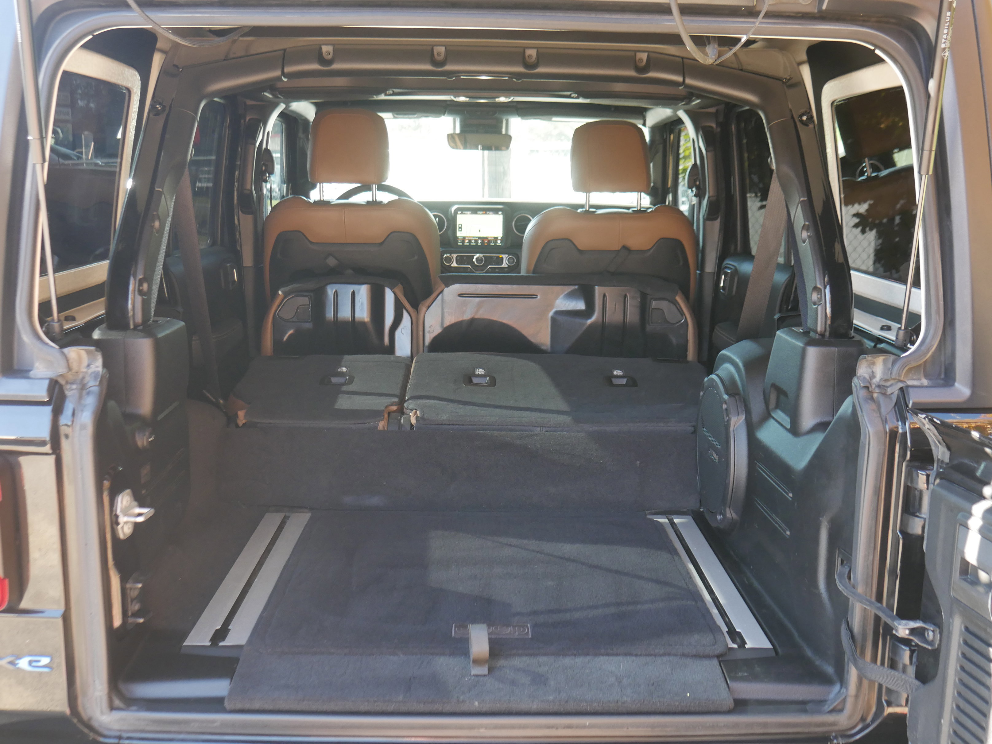 Used 2021 Jeep Wrangler Unlimited Rubicon 4xe w/ Steel Bumper Group image 33