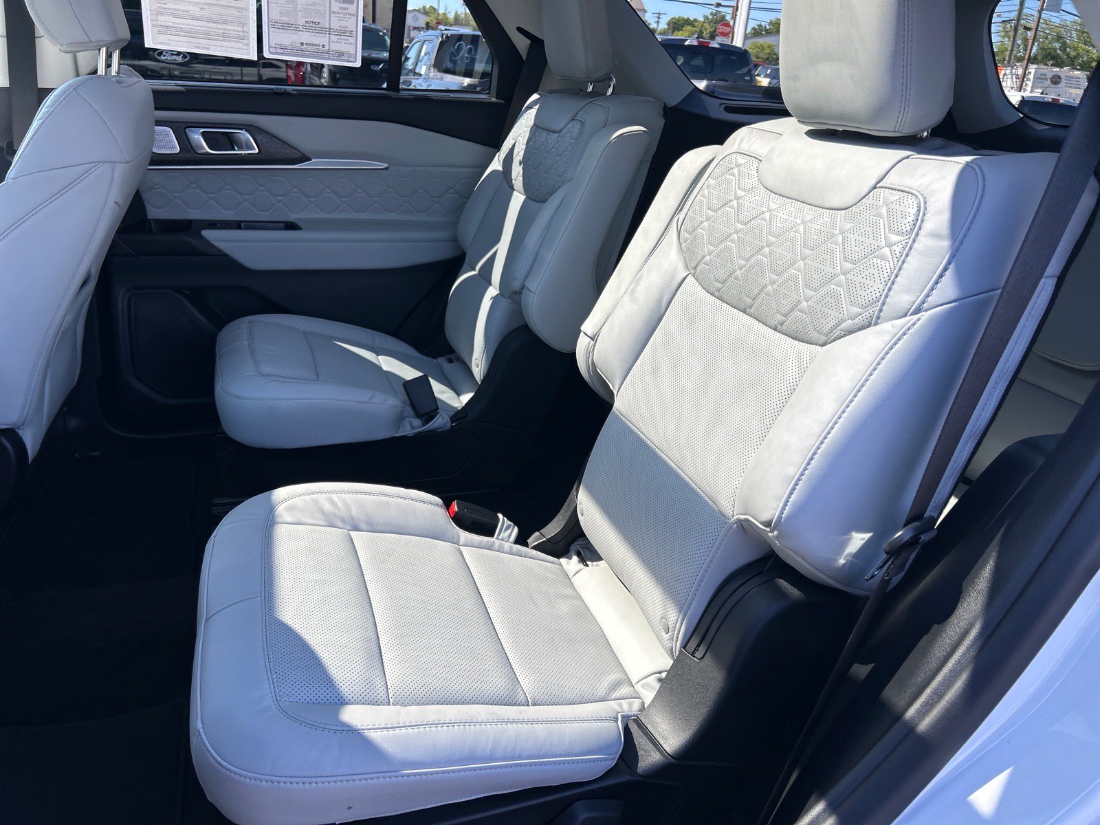 Certified 2025 Ford Explorer Platinum w/ Ultimate Package AWD/4WD image 9