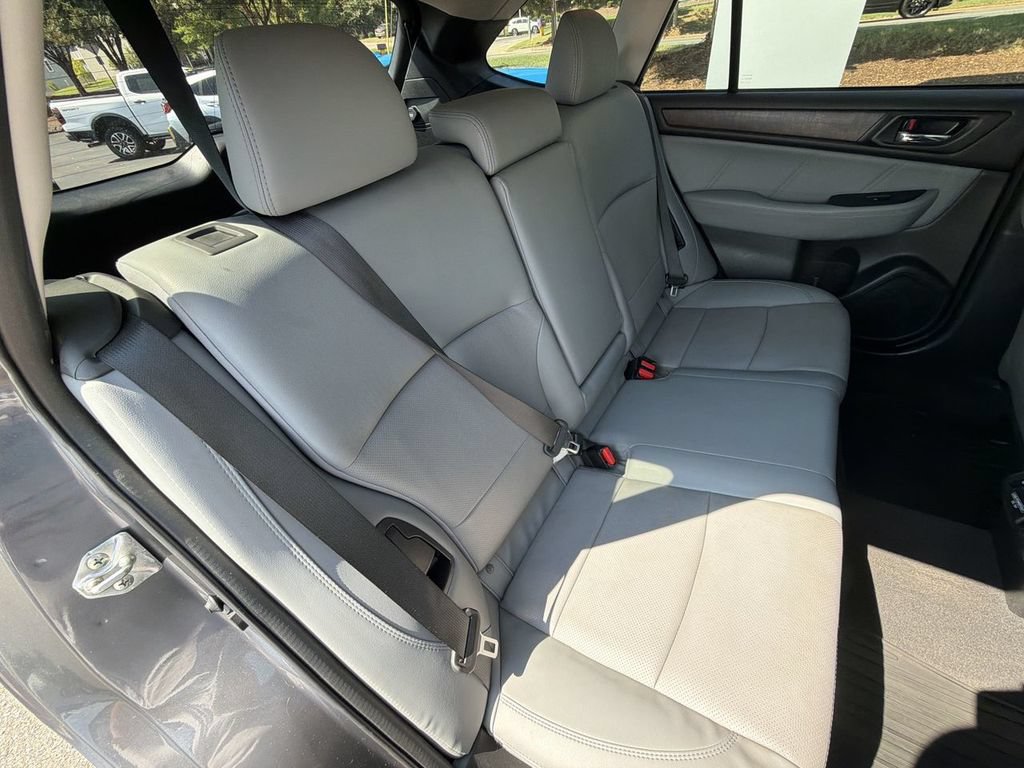 Used 2018 Subaru Outback 2.5i Limited AWD/4WD image 26