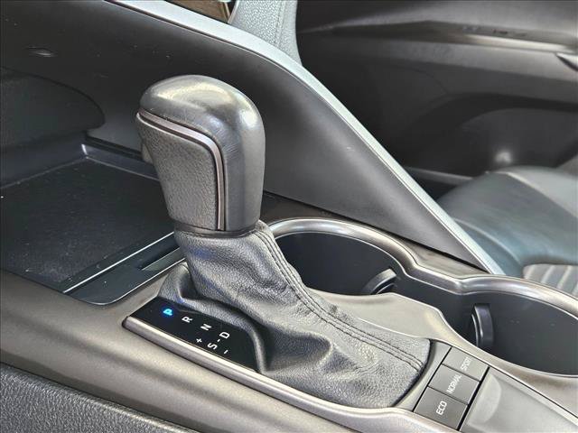 Used 2022 Toyota Camry SE w/ Convenience Package FWD image 12