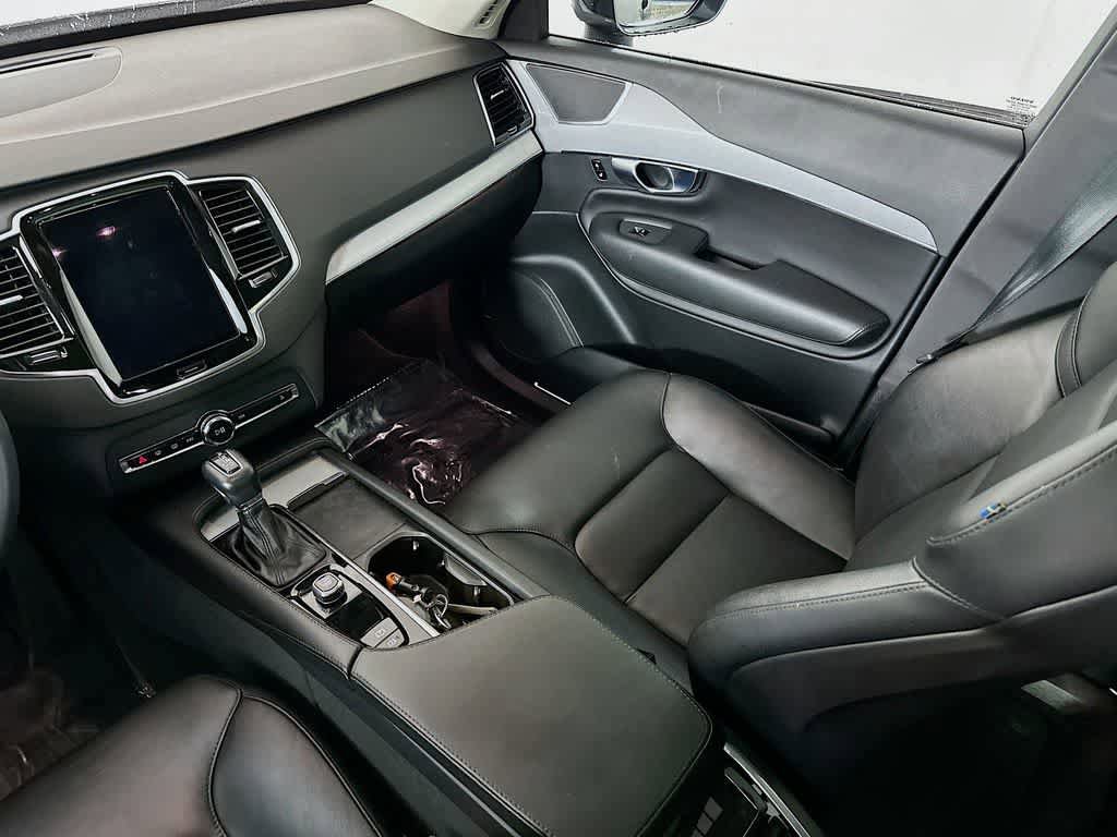 Used 2022 Volvo XC90 T5 Momentum w/ Advanced Package FWD image 10