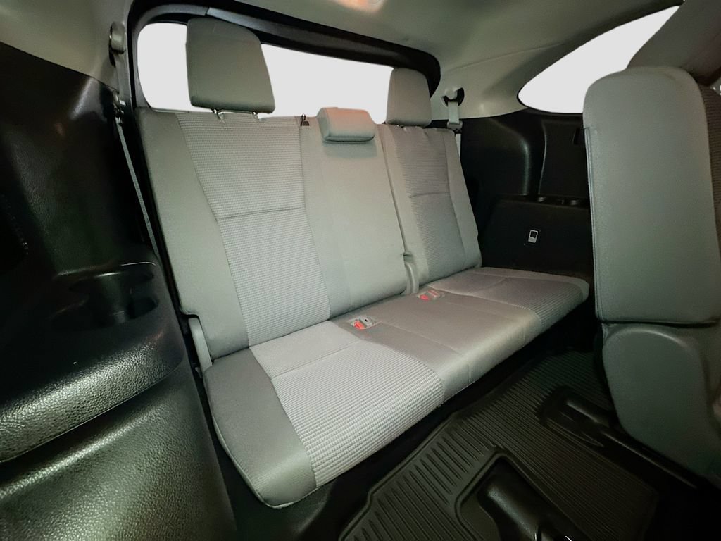 Used 2023 Toyota Highlander L AWD/4WD image 37