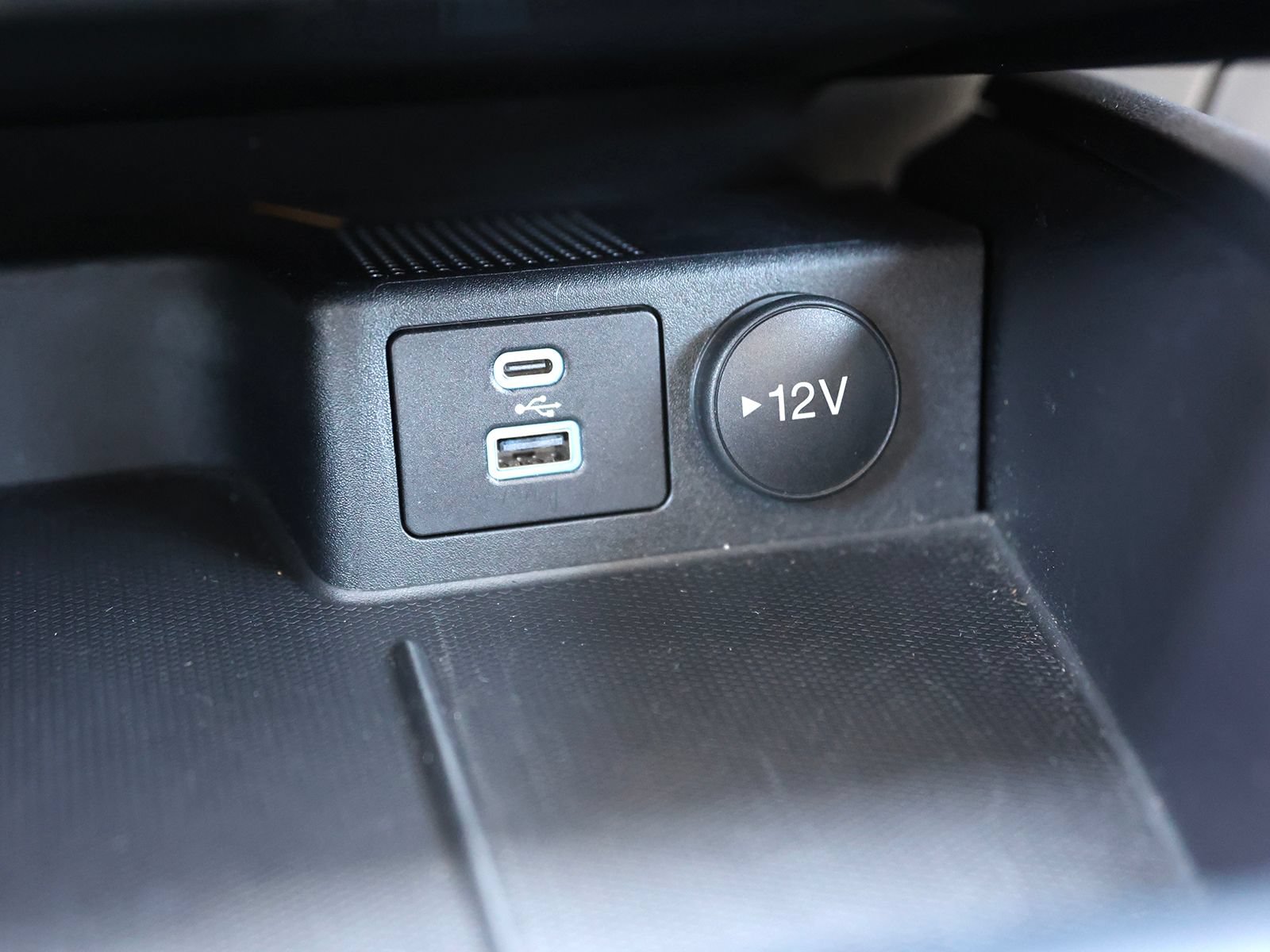 Certified 2022 Ford Escape SEL w/ SEL Stealth AWD Package image 29