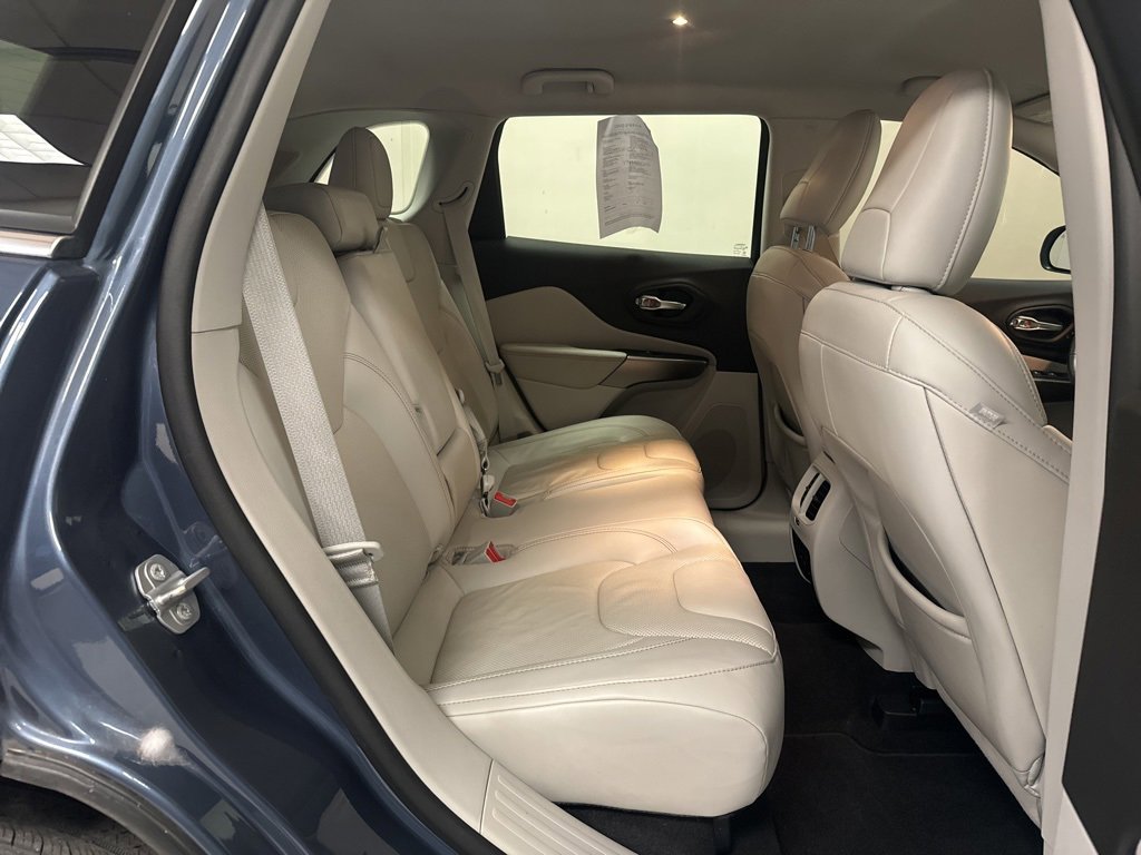 Used 2020 Jeep Cherokee Limited image 7