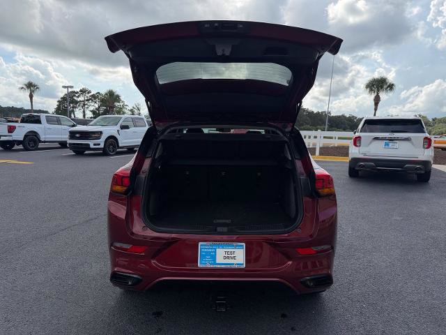 Used 2022 Buick Encore GX Select w/ Sport Touring Package FWD image 9