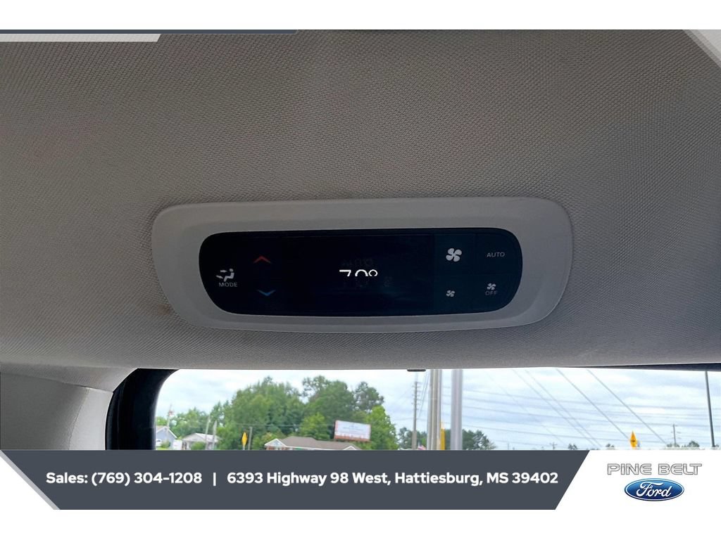 Used 2023 Chrysler Pacifica Touring-L FWD image 24