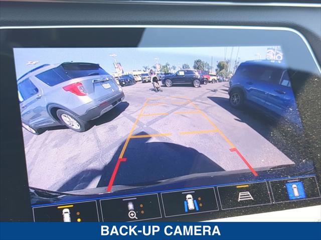 Used 2023 Cadillac XT4 Premium Luxury w/ Technology Package AWD/4WD image 18