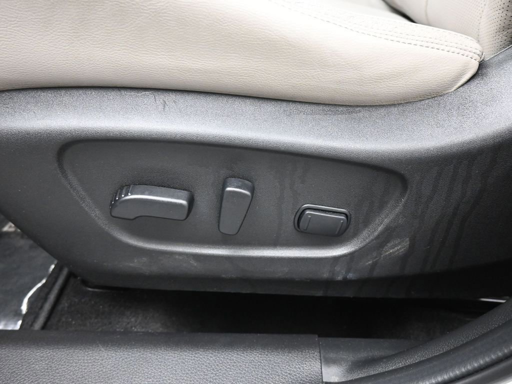 Used 2019 Nissan Rogue Sport SL w/ Premium Package image 38