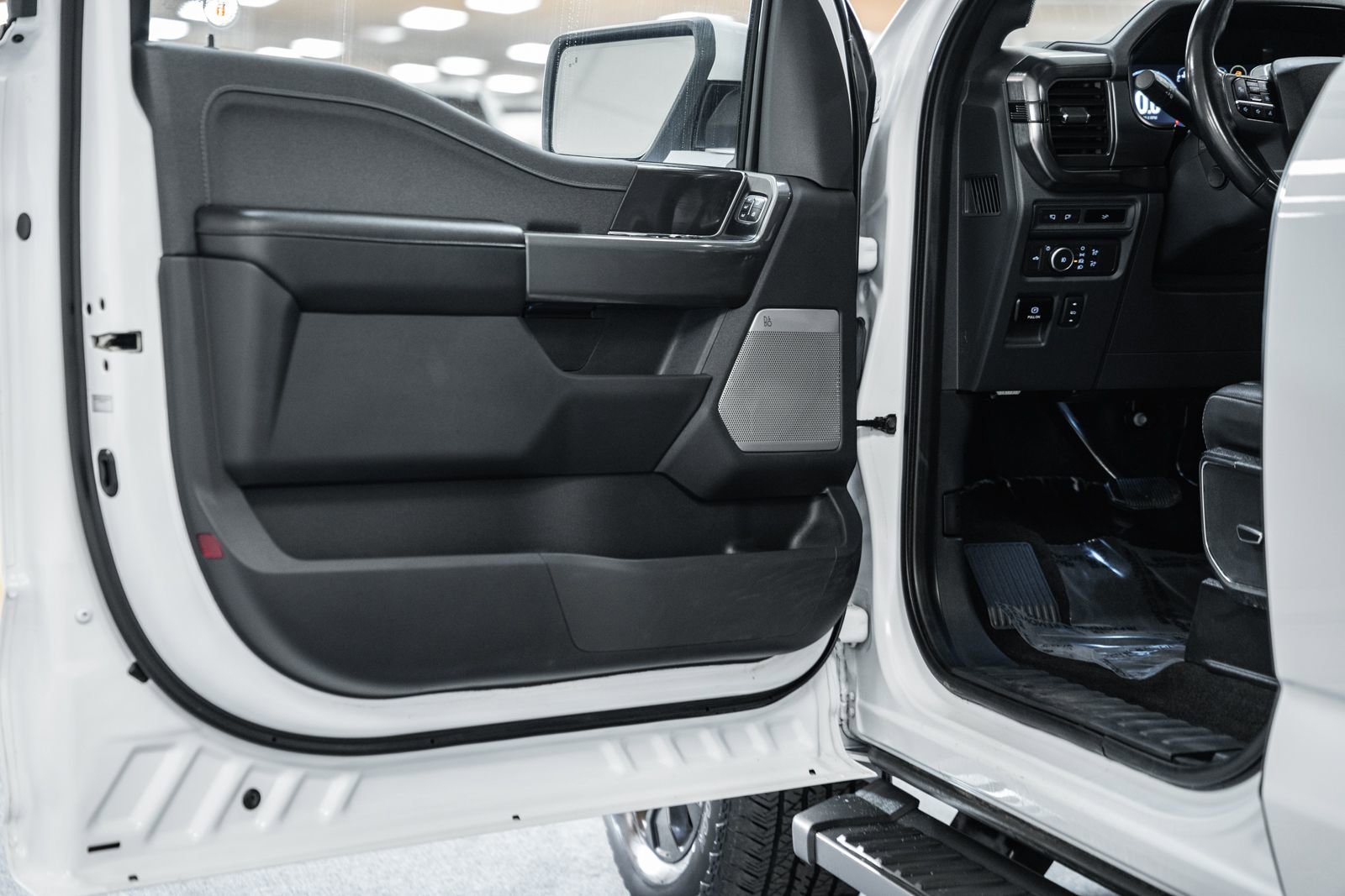 Certified 2023 Ford F150 Lariat w/ Equipment Group 502A High image 48