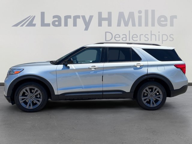 Certified 2023 Ford Explorer XLT w/ Equipment Group 202A AWD/4WD image 2