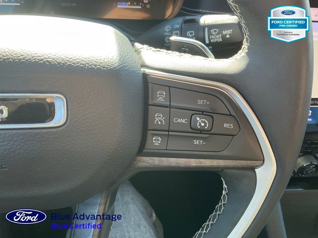 Used 2023 Jeep Grand Cherokee Limited image 16