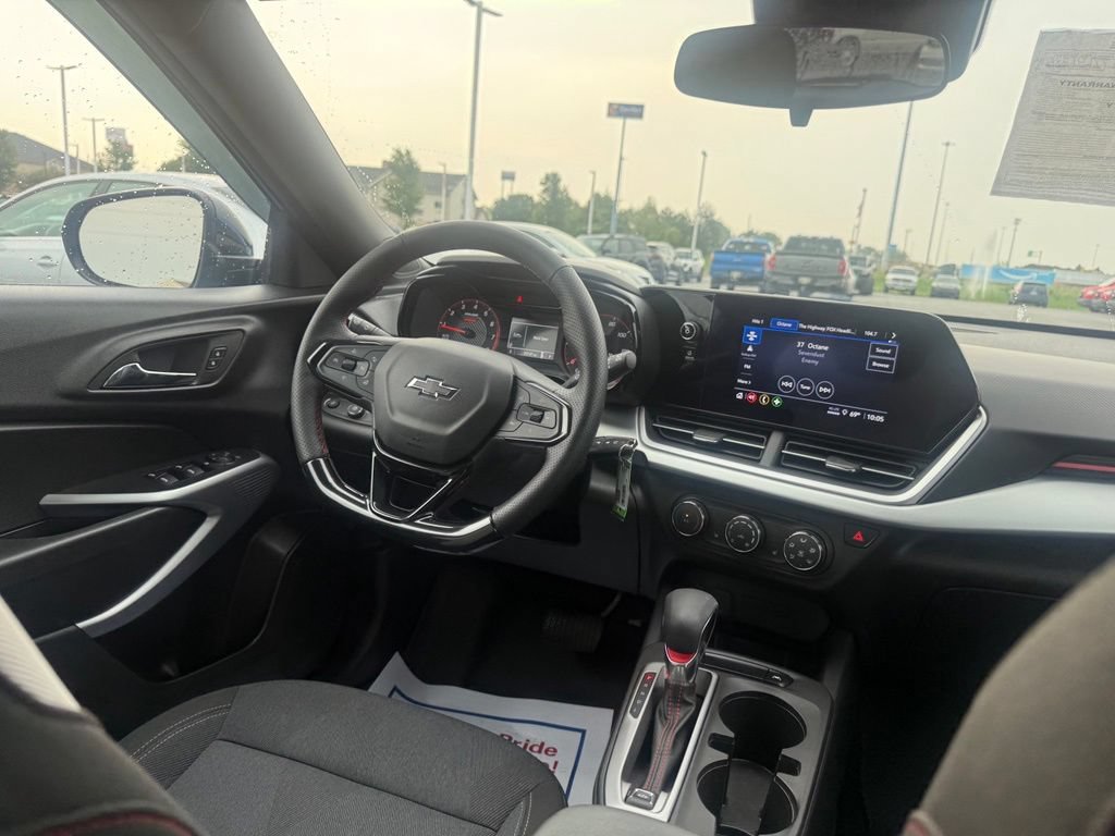 Used 2024 Chevrolet Trax RS FWD image 47