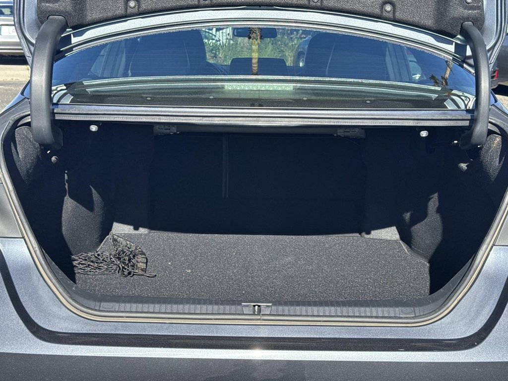 Used 2020 Toyota Avalon XLE image 25