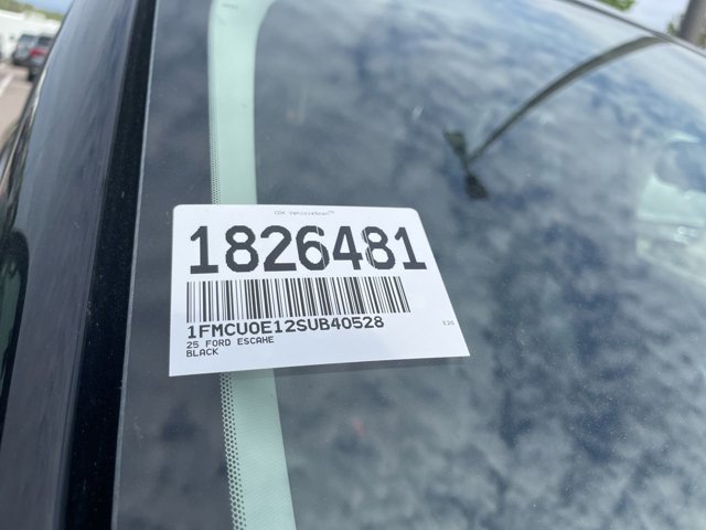 Certified 2025 Ford Escape SE FWD image 3