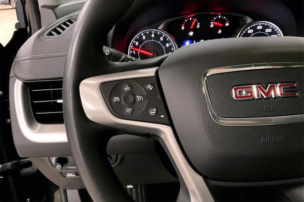 Used 2024 GMC Terrain SLT image 17