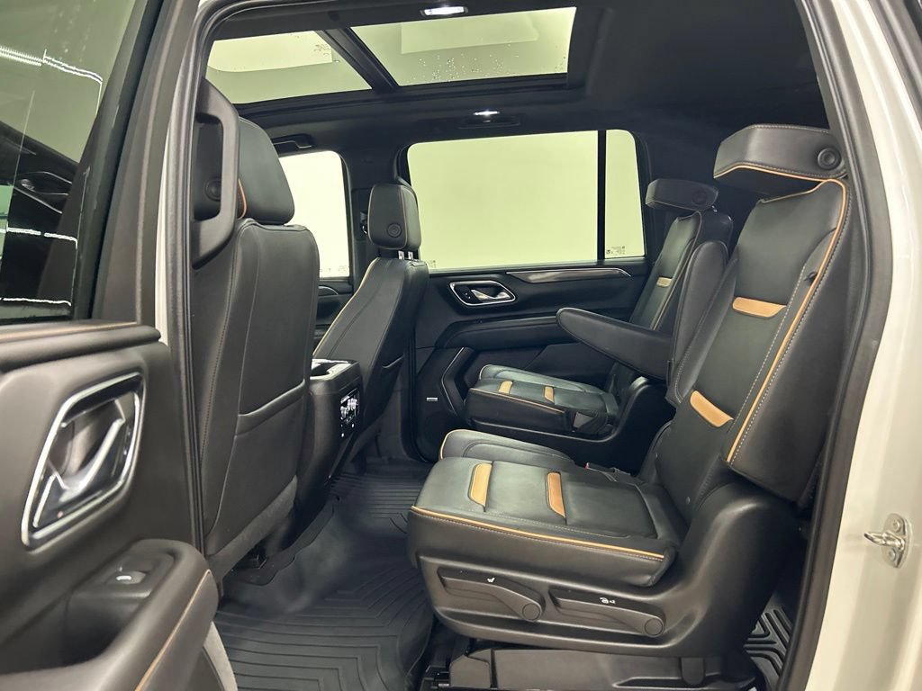 Used 2023 GMC Yukon XL AT4 w/ AT4 Premium Package AWD/4WD image 30