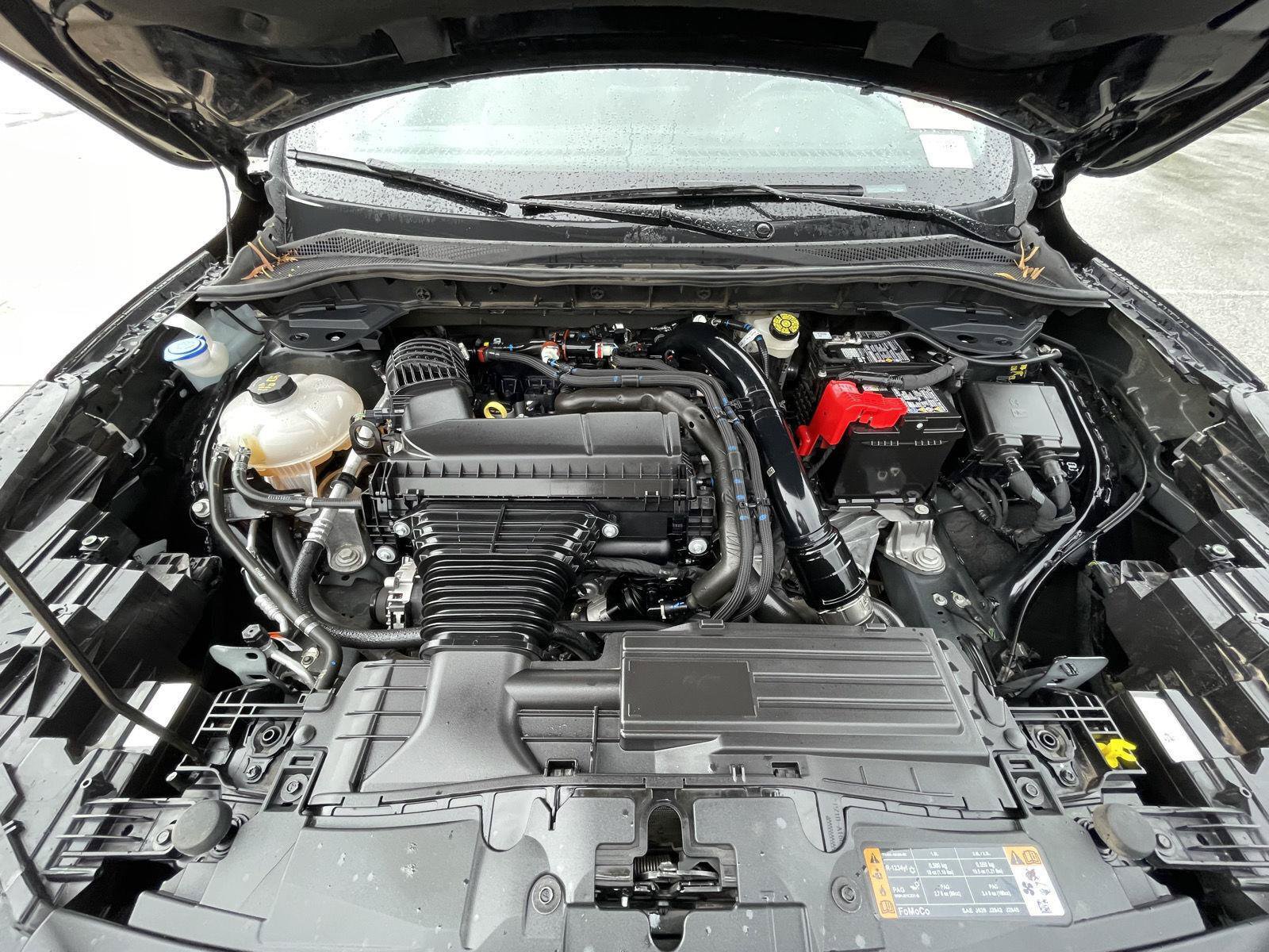 Certified 2025 Ford Escape ST-Line Select AWD/4WD image 34