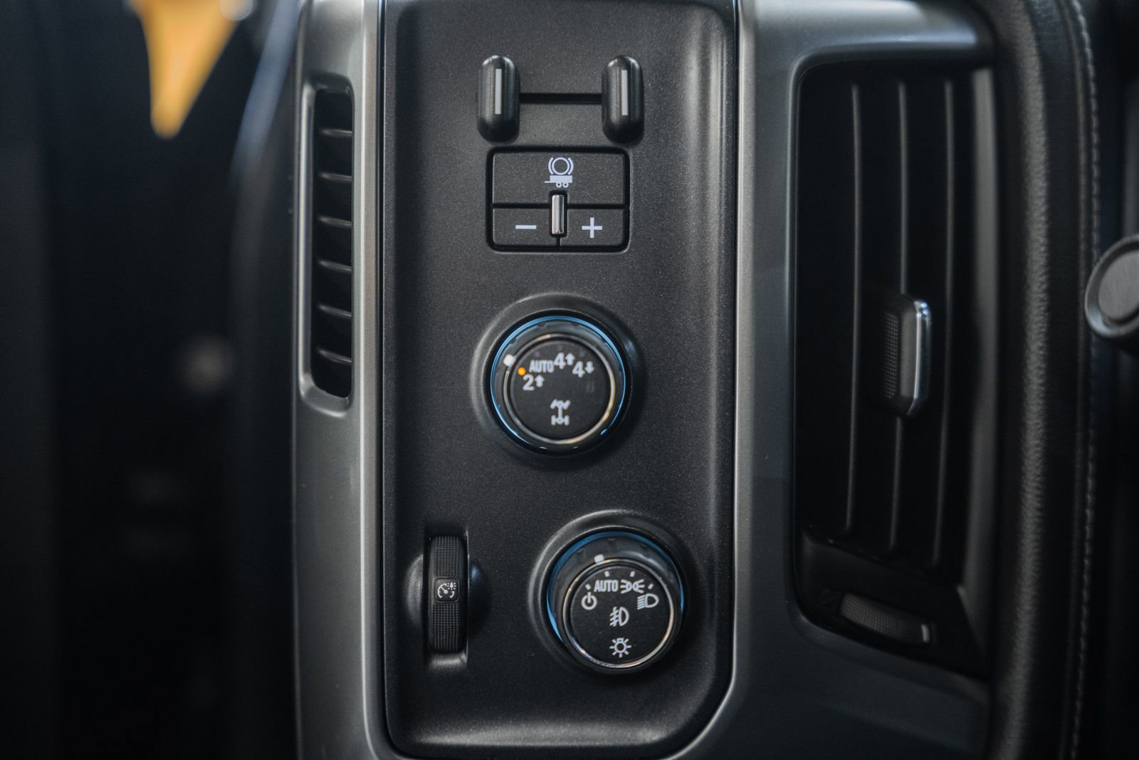 Used 2017 Chevrolet Silverado 1500 LTZ Z71 w/ LTZ Plus Package image 52