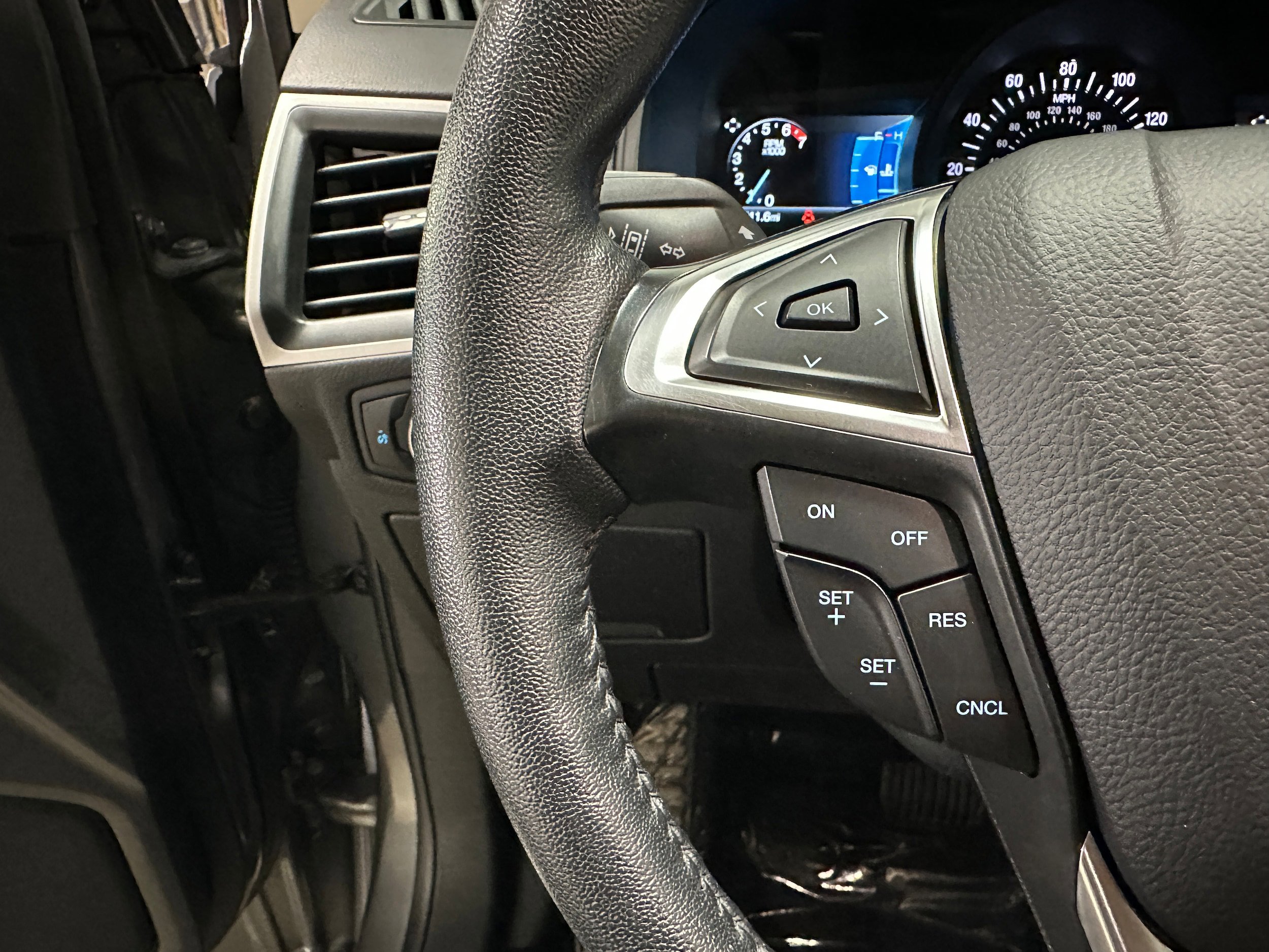 Certified 2024 Ford Edge SEL AWD/4WD image 15