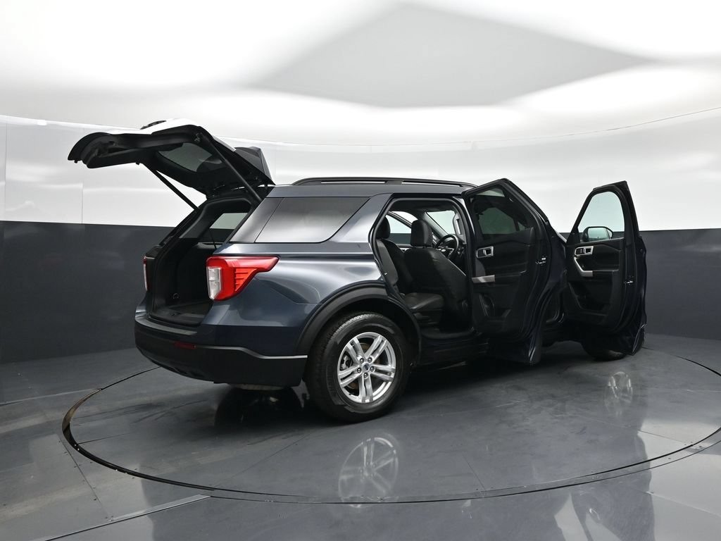 Certified 2023 Ford Explorer XLT RWD image 5