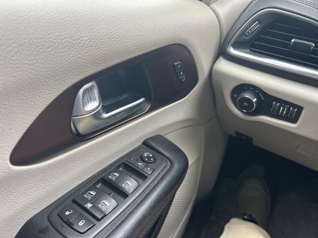 Used 2020 Chrysler Pacifica Limited image 20