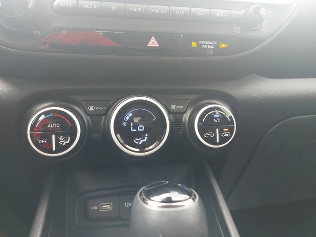 Used 2022 Hyundai Venue Limited FWD image 24