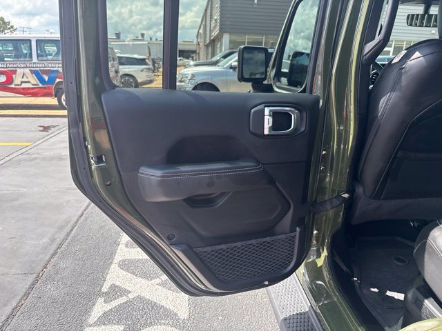 Used 2023 Jeep Wrangler Unlimited Sahara w/ Cold Weather Group AWD/4WD image 21