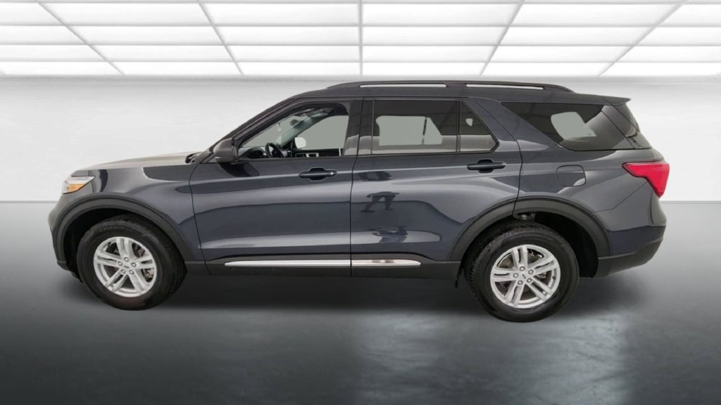 Certified 2024 Ford Explorer XLT w/ Equipment Group 202A AWD/4WD image 5
