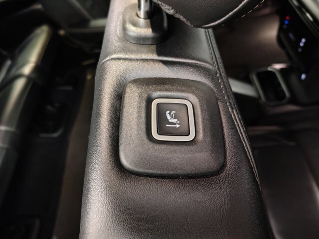 Used 2025 Jeep Wagoneer L Series II AWD/4WD image 34