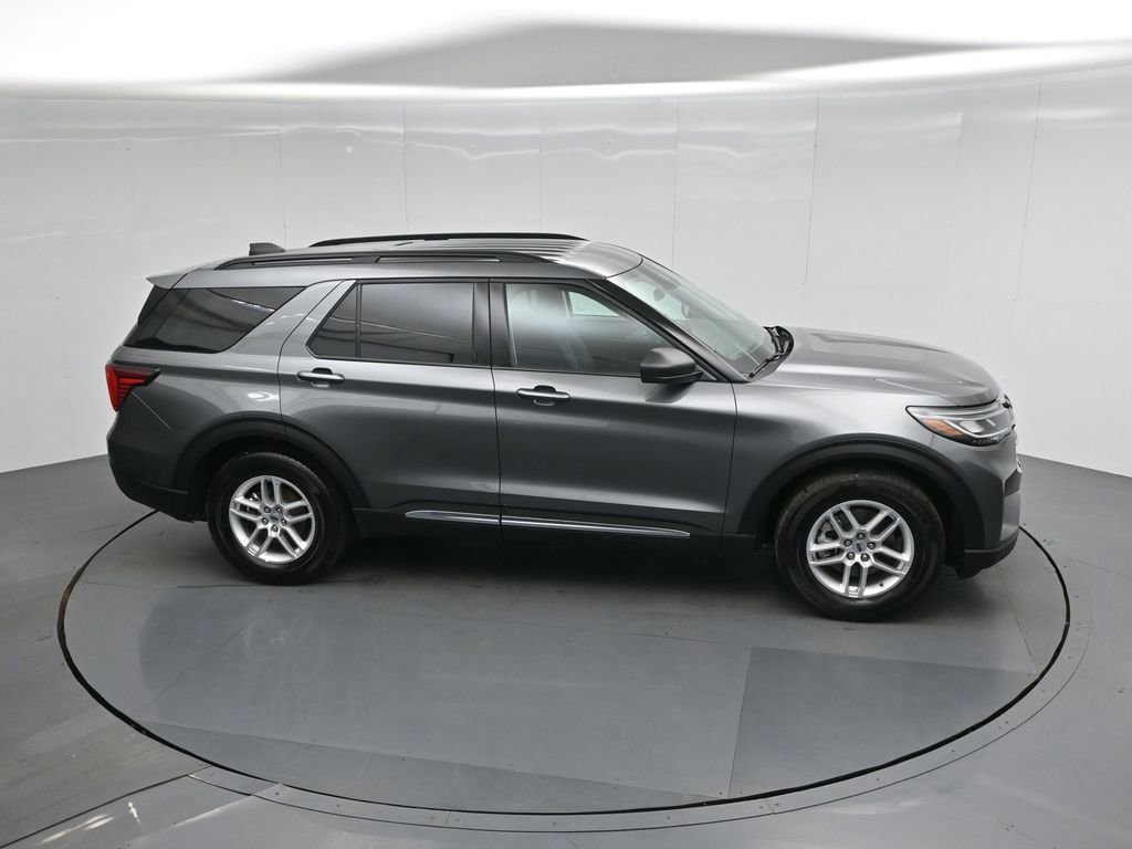 Certified 2025 Ford Explorer Active image 11