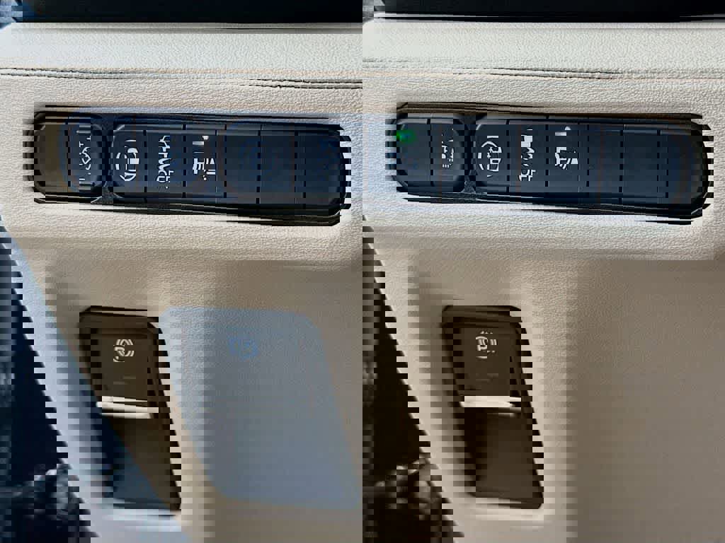 Used 2024 Acura MDX SH-AWD w/ Technology Package image 26