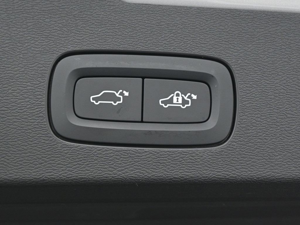 Used 2024 Volvo V60 T8 Polestar w/ Protection Package Premier image 27