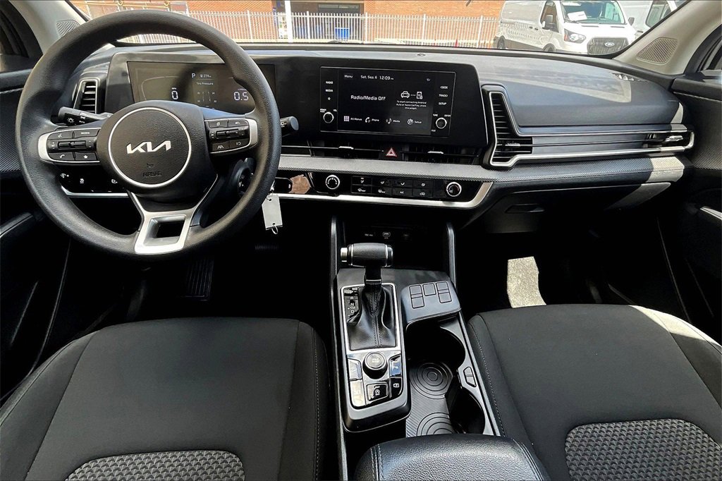 Used 2024 Kia Sportage LX image 14