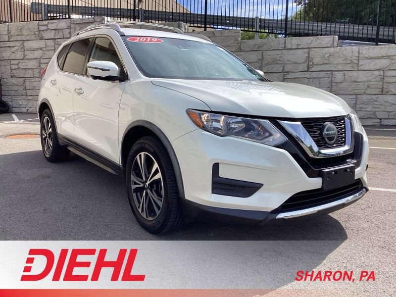 Used 2019 Nissan Rogue SV w/ Premium Package FWD image 1
