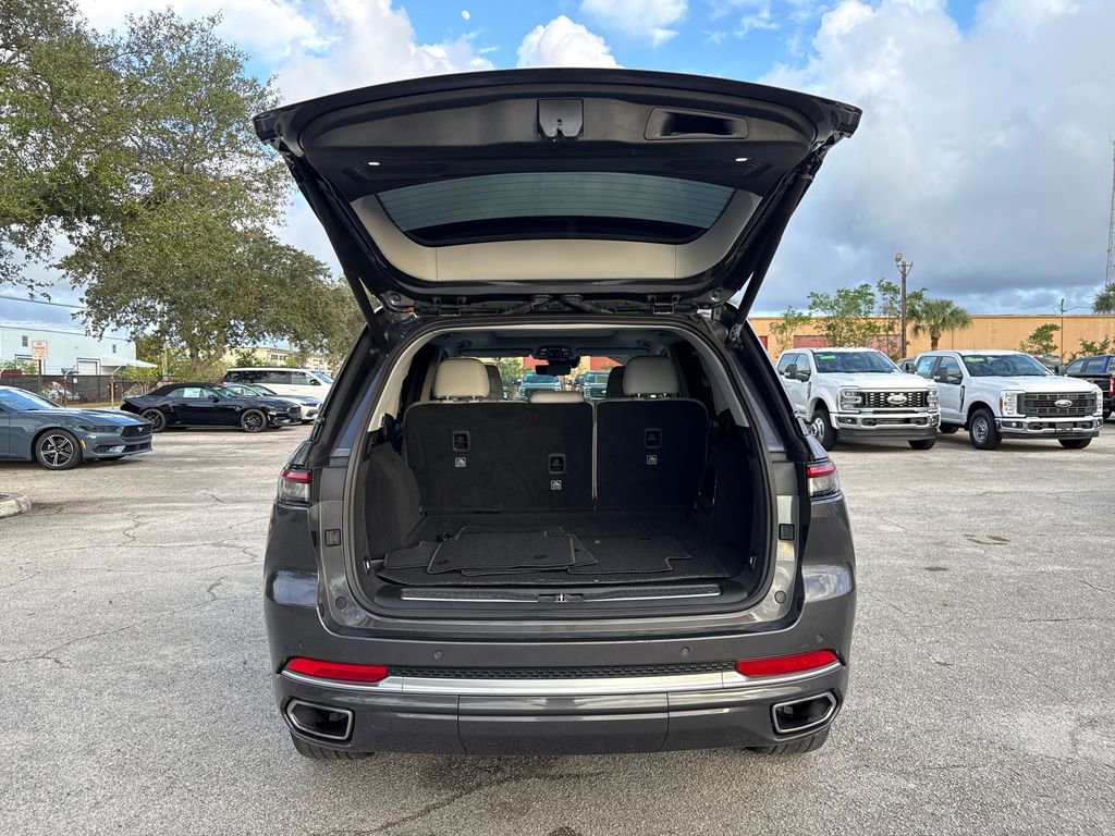 Used 2022 Jeep Grand Cherokee Summit w/ Adv Protech Group IV image 31