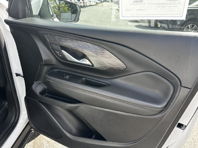 Used 2024 GMC Terrain SLE FWD image 35