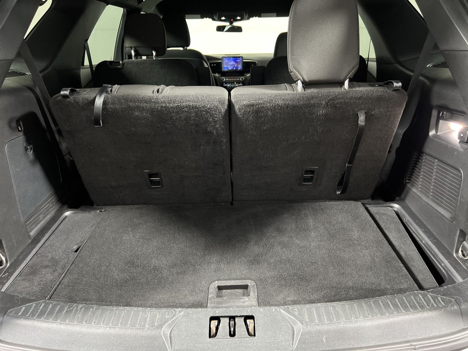Certified 2020 Ford Explorer XLT w/ Comfort Package AWD/4WD image 25